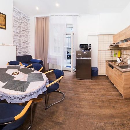 Apartment Ve Smeckach With A Big Terrace プラハ エクステリア 写真