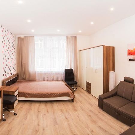 Apartment Ve Smeckach With A Big Terrace プラハ エクステリア 写真