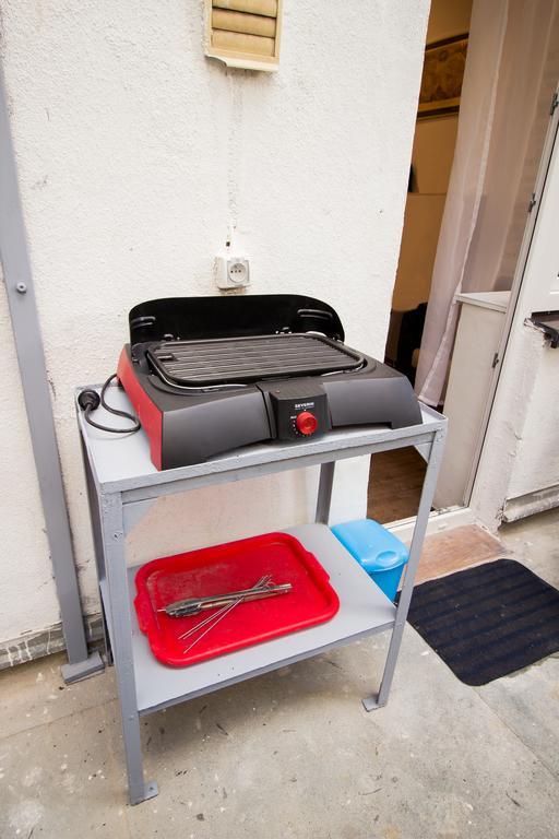 Apartment Ve Smeckach With A Big Terrace プラハ エクステリア 写真